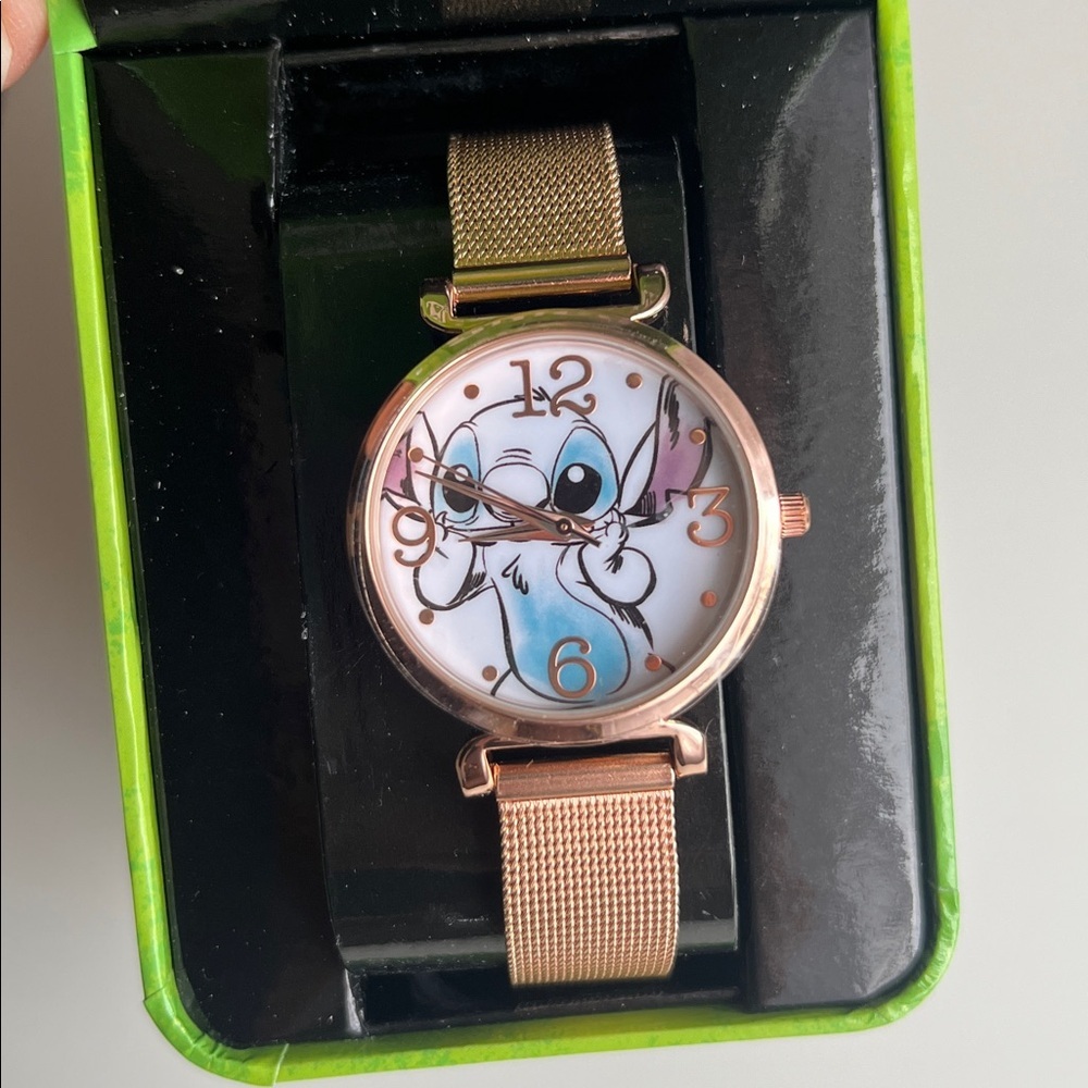 Disney LILO & Stitch NEW! Analog Quartz Wrist Watch Gold Accents, Kids Watch - Picture 4 of 5